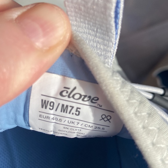 EUC Clove Nursing skeakers - Picture 8 of 9